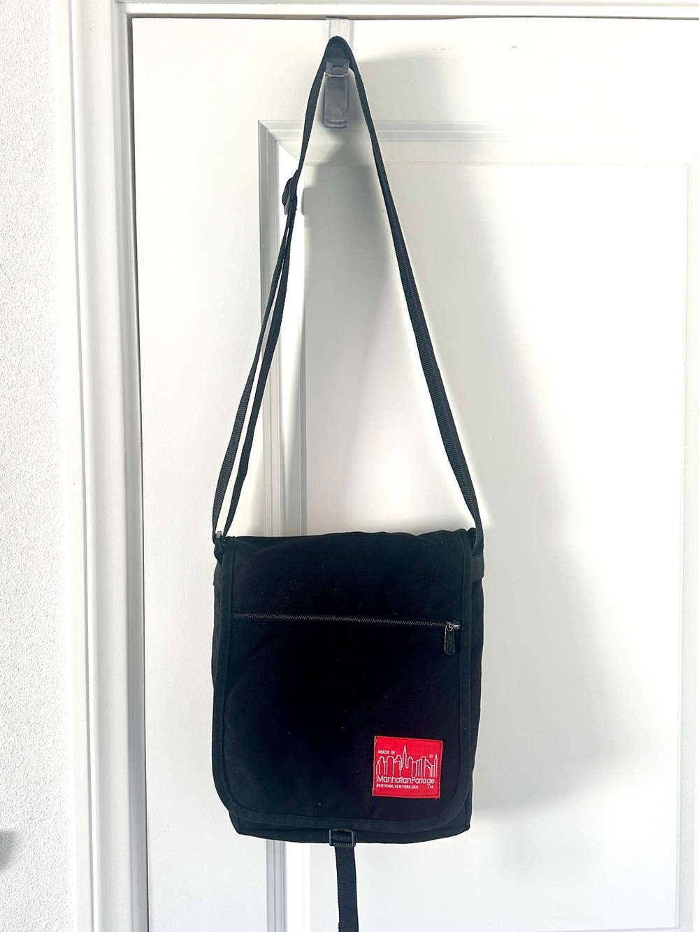Manhattan Portage Black Crossbody Messenger Bag